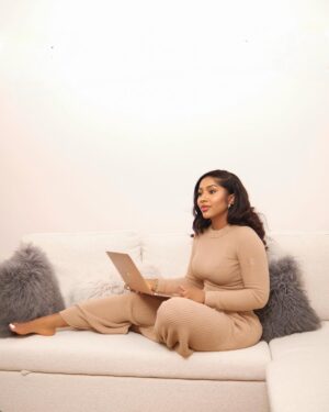 Mercy Eke Instagram - Working hard and staying soft. Let’s own this week with grace. 💻 

#NewWeek