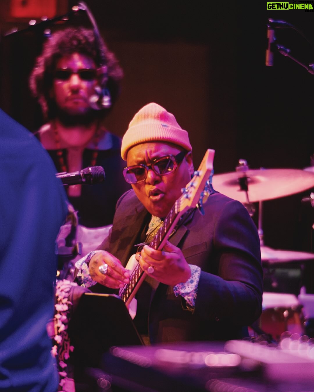Meshell Ndegeocello - 2.3K Likes - Congratulations to @officialmeshell on her SOLD-OUT American Songbook concert in the Appel Room! 🎶 The evening featured music from her latest GRAMMY-winning album, No More Water—a collaborative tribute to James Baldwin.
📸: @layer_nyc