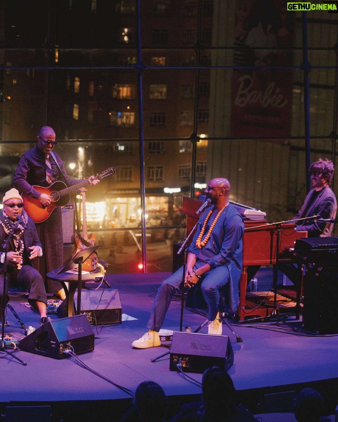Meshell Ndegeocello - 2.3K Likes - Congratulations to @officialmeshell on her SOLD-OUT American Songbook concert in the Appel Room! 🎶 The evening featured music from her latest GRAMMY-winning album, No More Water—a collaborative tribute to James Baldwin.
📸: @layer_nyc