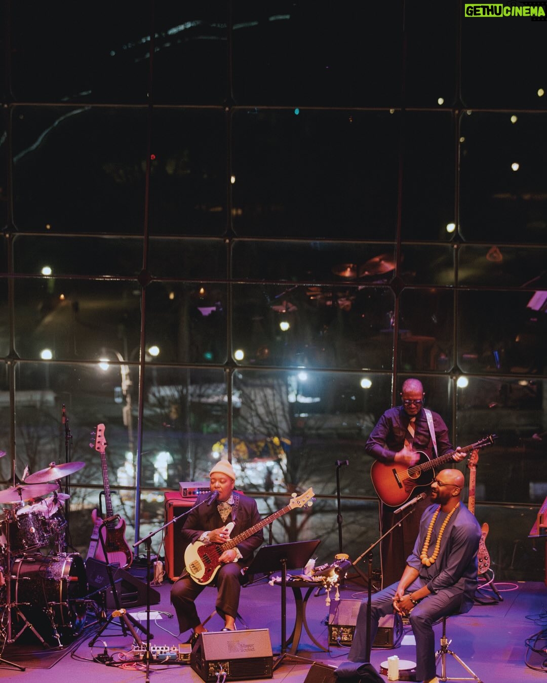 Meshell Ndegeocello - 2.3K Likes - Congratulations to @officialmeshell on her SOLD-OUT American Songbook concert in the Appel Room! 🎶 The evening featured music from her latest GRAMMY-winning album, No More Water—a collaborative tribute to James Baldwin.
📸: @layer_nyc