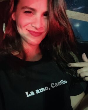 Micaela Riera Instagram - Que viva el rock nacional, que viva Fabi 

Feliz cumple a la reina 👑🧡