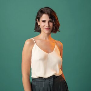 Micaela Riera Instagram - En 2 días estrenamos!! ✨️

Vamos a estar todos los miércoles 20.30hs
Serán solo 8 funciones así que no se cuelguen! 

En el Teatro Astros
2da temporada de @albordedelmundo.obra
Entradas a la venta @entradauno

Con este grupo talentoso 🙌🏼

Elenco
@ailin.salas
@paulakohan 
@marga.paez 
@laila.maltz 
Y la que escribe

Dirección 
@camilosicamilo 
@ana.kow