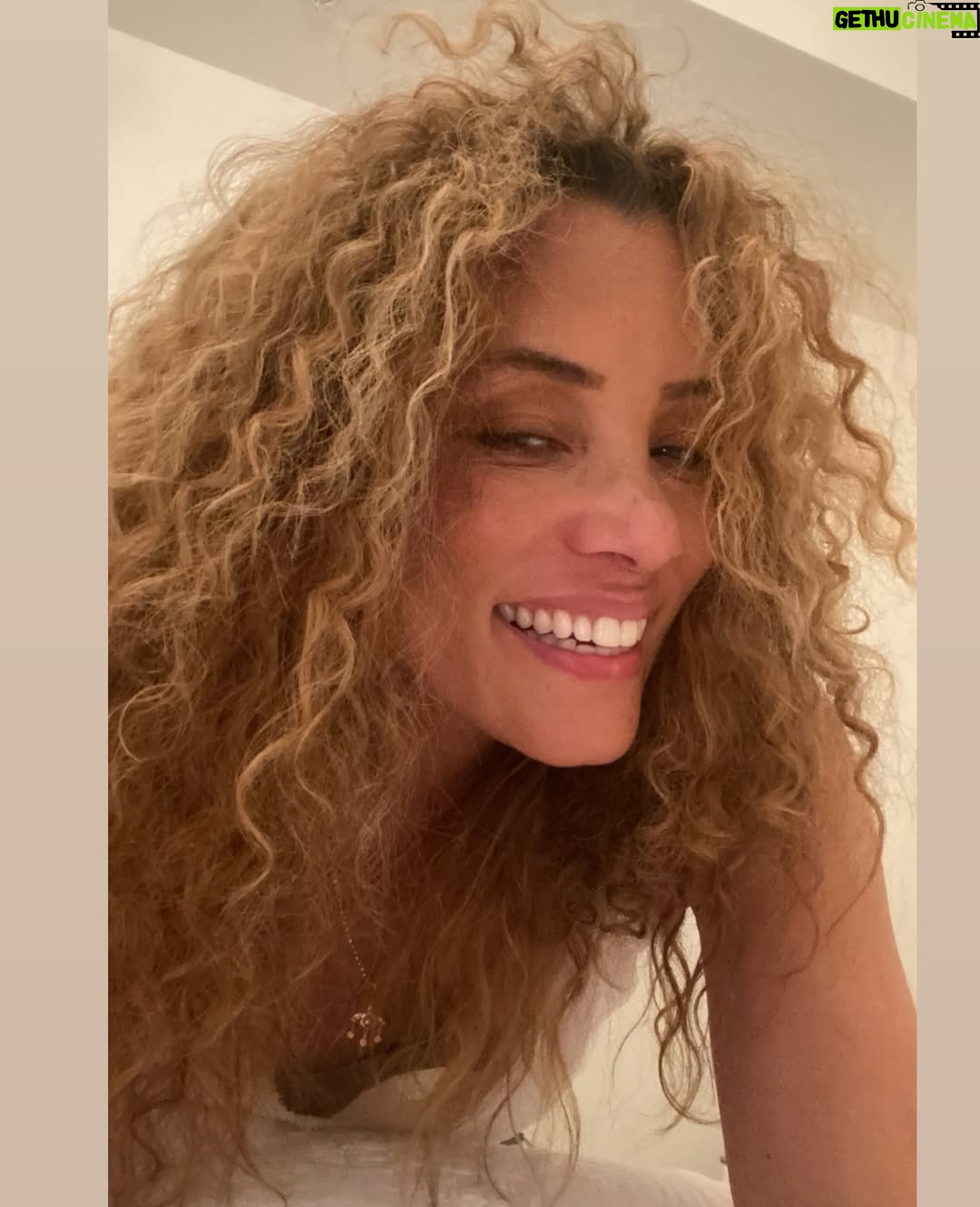 Michael Michele - 884 Likes - 💋