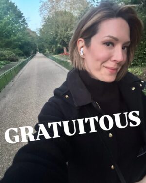 Michelle Collins Instagram - Swipe for the story of a girl who got locked in Hyde Park for 18 minutes. #survivor (posting the amount of selfies I took is actually very vulnerable for me and yes there were more g’night!!)