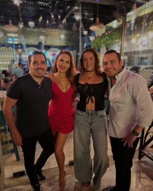 Michelle Vieth Instagram - #PHOTODUMP @entrellantosytequilas  #ACAPULCO FAMILIA!! ENHORABUENA ♥️✨🙏🏼✨♥️ Que sea un ÉXITO!! se los deseo de todo corazón… LOS AMO!!