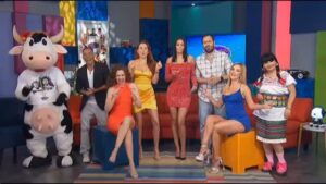 Michelle Vieth Instagram - ¡Ya estamos al aire! 📺 Por @canalestrellas ⭐️ @juanjoulloa @michellevieth @barbaraislas @maytecarranco @ximenacordoba @alonsocabral @olgasanaoficial #cuéntameloyaalfin