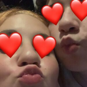 Michelle Vieth Instagram - Feliz día de las madres 💐 Happy Mother’s Day 
A quienes estuvieron antes que nosotras, a quienes son y a quienes serán.. Ser Mamá… ¿será que alcanzen las palabras para describirlo? Nooo… SWIPE 🔛!! La plenitud de mi vida, la plenitud como mujer llegó cuando llegaron mis amores LEAN, MICHI, KIKI y KEIKA … GRACIAS DIOS ✨🙏🏼✨!! Este amor tuyo a través de ellos, no tiene comparación.. Que sea un gran día para todas las mamás, las honro, admiro y respeto … ♥️✨🙏🏼✨♥️