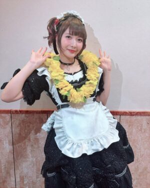 Miku Kobato Instagram - 🕊🇯🇵📺
#オールスター感謝祭25春　に
出演いたしましたっぽ🕊

６時間生放送でしたっぽ〜！
4月3日より放送開始の
TVアニメ『ロックは淑女の嗜みでして』の
OPテーマソングをBAND-MAIDが
務めさせていただく為
リリサ役の関根明良様と２人で
出演させていただきましたっぽ🕊
TVの生放送は初めてだったので
とっっても緊張しましたが、
明良様が隣で頑張れましたっぽ♡
なんと！！！
ピリオドチャンピオンにもなりまして！！
(2位と6位にも一回ずつなったっぽ🕊)
嬉しかったっぽ〜🕊

実はこの日のために予想問題を考えたり
過去問を調べたりと対策しましたが、、
1問しか予想は当たりませんでしたっぽww
総合順位が24位だったのは、
正直悔しかったですが！
初挑戦でそこそこは頑張れたのでは?!と
思っておりますっぽ(褒めて♡←)
またもし出れることがあるならば(あってほしいっぽね)
マラソンも挑戦してみたいですっぽ←

皆様がTVの前で応援してくださってたのも
凄く力になりましたっぽ。
本当にありがとうございましたっぽ♡
メンバーもね、みんなTVで見てくれてて
放送後沢山連絡くれてて嬉しかったっぽ。

見逃した方はまだTVerで見れるので
ぜひ見てくださいっぽ🙏

番組で私を知って下さった方が
ロックレディやBAND-MAIDを
好きになってくれたら嬉しいっぽ🕊

BAND-MAIDは今年5月からツアーが
ありますので、ぜひ一度
お給仕に来ていただきたいっぽ🕊
ギャップと楽しさは保証いたしますっぽ。
チケット🎫発売中ですっぽ。
宜しくお願いいたしますっぽ〜

以上。#鳩と人間のハーフ でしたっぽ。

#オールスター感謝祭 @allstar_tbs 
#オールスター感謝祭2025春 
#bandmaid #ロックレディ
#ロックは淑女の嗜みでして 
#TBS #ReadytoRock