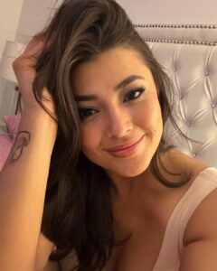 Milagros Flores Most Liked Photos and Posts