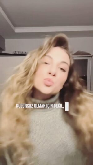 Mina Derman Instagram - 03:00 reelsi🤍