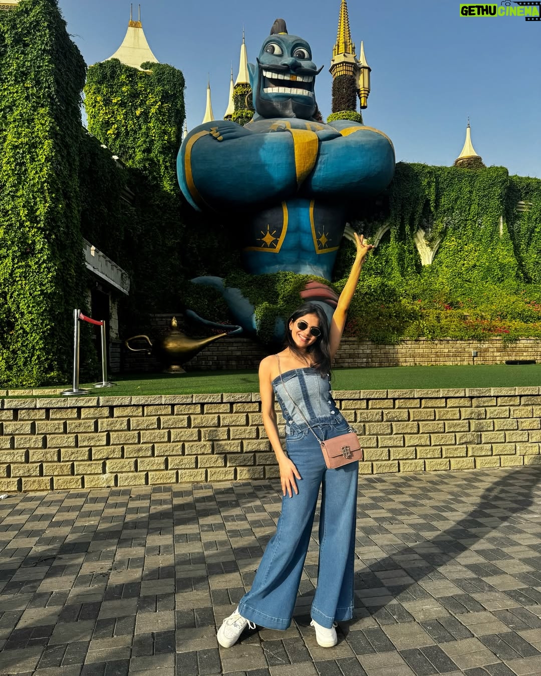 Misha Narang - 12K Likes - Where the life begins and love never ends. We call it family❤️
Making memories with my favorite people❤️
#siblings #family #familytime❤️ #dubai #miraclegarden #travel #explore