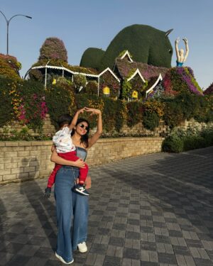 Misha Narang Instagram - Where the life begins and love never ends. We call it family❤️

Making memories with my favorite people❤️

#siblings #family #familytime❤️ #dubai #miraclegarden #travel #explore