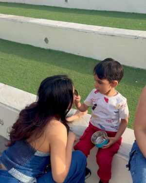 Misha Narang Instagram - Where the life begins and love never ends. We call it family❤️

Making memories with my favorite people❤️

#siblings #family #familytime❤️ #dubai #miraclegarden #travel #explore