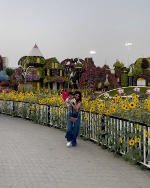 Misha Narang Instagram - Where the life begins and love never ends. We call it family❤️

Making memories with my favorite people❤️

#siblings #family #familytime❤️ #dubai #miraclegarden #travel #explore