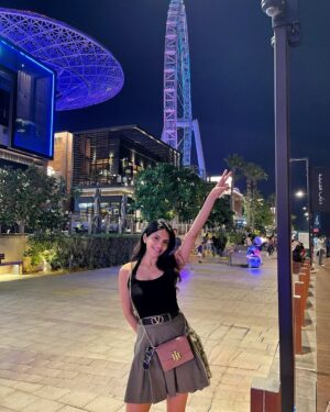 Misha Narang Instagram - Caught feelings….. for this city 🖤

#bluewaters #bluewatersdubai #dubai #travel #explore #mishanarang