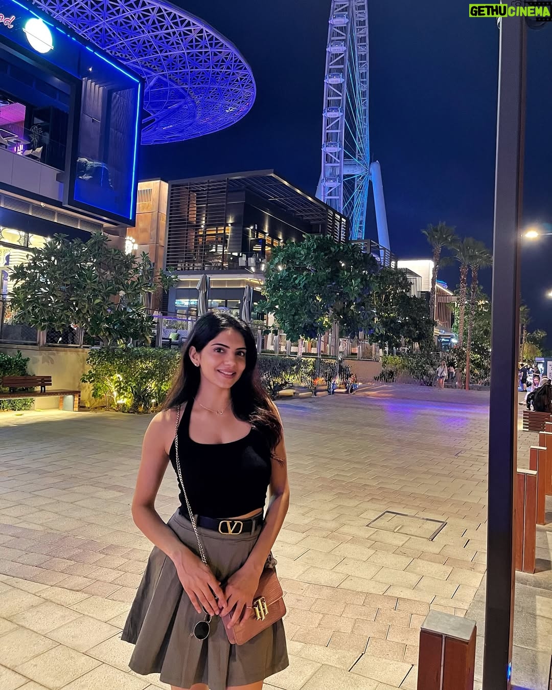 Misha Narang - 7.5K Likes - Caught feelings….. for this city 🖤
#bluewaters #bluewatersdubai #dubai #travel #explore #mishanarang