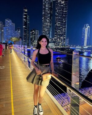 Misha Narang Instagram - Just out here letting the wind style me🖤

#bluewater #bluewatersdubai #windy #explore #dubai #dubaitravel