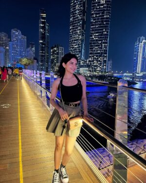 Misha Narang Instagram - Just out here letting the wind style me🖤

#bluewater #bluewatersdubai #windy #explore #dubai #dubaitravel