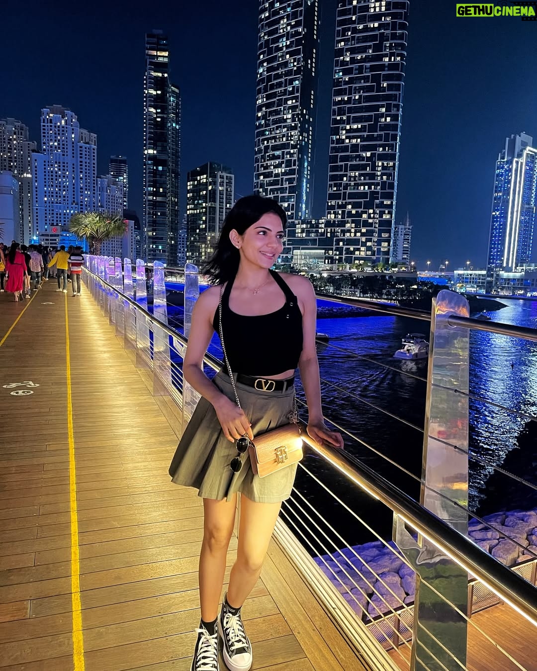 Misha Narang - 11.8K Likes - Just out here letting the wind style me🖤
#bluewater #bluewatersdubai #windy #explore #dubai #dubaitravel