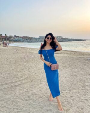 Misha Narang Instagram - Where the wind whispers and the vibes are just right🧚🏻‍♀️

#beach #wind #peace #goodvibes #lamerdubai #dubai #travel #travelgram #explore