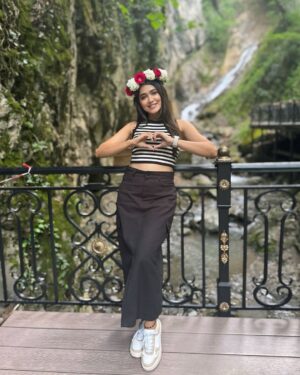 Mokshitha Pai Instagram - Travel far , sip slow 😃

#nimmamokshithapai #mokshi #travel #explore #makememories