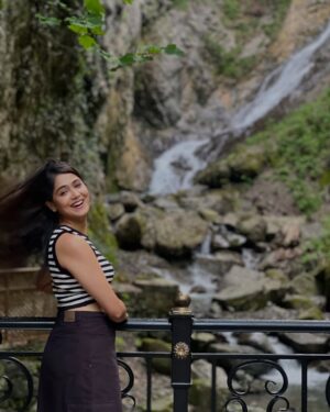 Mokshitha Pai Instagram - Travel far , sip slow 😃

#nimmamokshithapai #mokshi #travel #explore #makememories