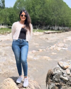 Mokshitha Pai Instagram - Less scrolling more exploring 🤩

#nimmamokshithapai #mokshi #travelworld #explore #makememories