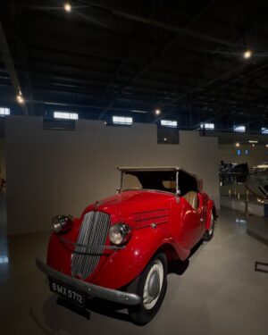 Mokshitha Pai Instagram - Payana car museum ..
The best part is that all of them are taken care, restored, and kept in a priceless way 🤩
#nimmamokshithapai #mokshi #car #museum