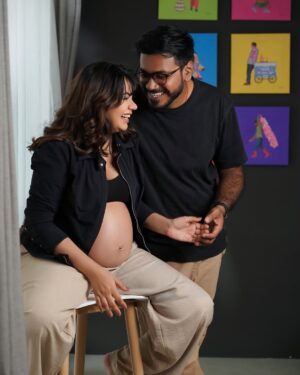 Monica Chinnakotla Instagram - Excited to meet our lil one ✨❤️ 

Photographer @cithrakatha @artman.1994 
Mua @asifaartistry 
Hair @krishna_priya_hairandmakeup 

#maternity #maternityshoot #maternityphotography #momtobe #mom #excited #parentstobe #newparents