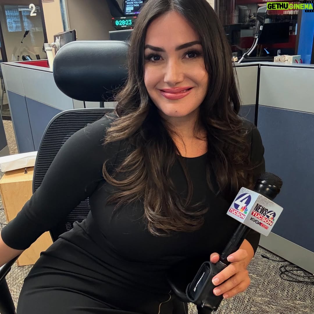 Monica Garcia - 2.4K Likes - Thatās a wrap. One week in on my new dayside shift. Solo anchoring 4pm and 6:30pm with Sean. Love spending more time with the fam at night.
