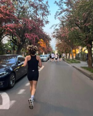 Monika Mrozowska Instagram - Kwiecień 🌱❄️ Trochę zimy. Trochę lata.