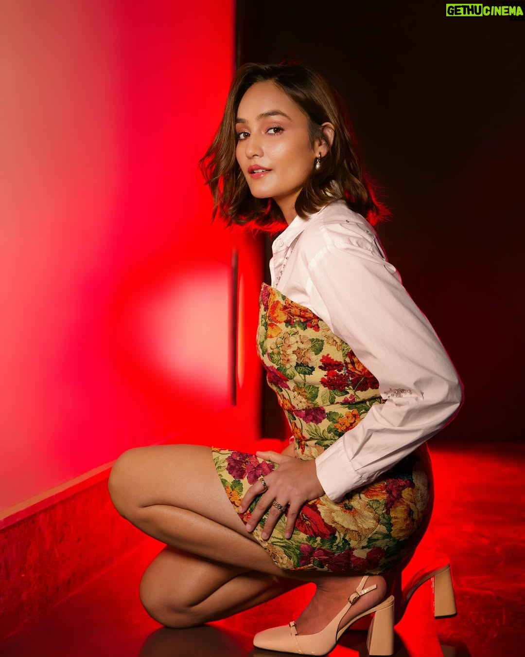 Monika Panwar - 9.3K Likes - Tell me ,if you've watched KHAUF!?🧟♀️
- Madhu from room no.333
#khaufonprime