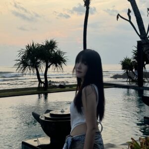 Moon Ji-in Instagram - 발리 짱구라는것만으로도 좋은데
 숙소가 이러면 진짜. 난리납니다🥴💜🤦💕
2월발리 우기인데 비두 거의 안오고 덜덥고 추천이에요🥰
.
.
.
@regentbalicanggu
@hotelntour
@honeymoonresort
#2월#발리여행#짱구
#리젠트#호텔엔투어