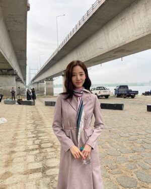 Moon Joo-yeon Instagram - 시영이!⛪️ 이건무슨씬이었는지 맞춰보세요~~
Siyoung in Revelations
.
.
.
#계시록