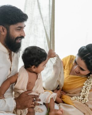 Moulya Instagram - ಹೊಸ ಪುಟ, ಹೊಸ ಕಥೆ Hello ಯುಗಾದಿ !🧿
@pratheekpro 
@aanavganesh 

Pc @rithi__photography 
Mua and hair @hairartistry_by_madhukeerthi_ 
@makeoverwithmadhukeerthi 
Saree @bangaloresareehouse 
Jewels @gemsulove