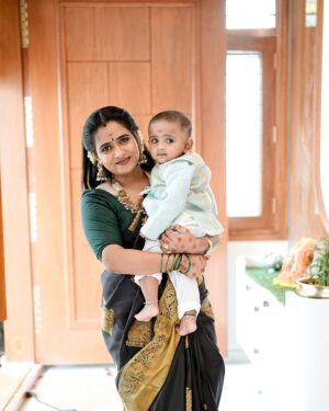 Moulya Instagram - 🧿🧿🧿🧿🧿🧿🧿🧿🧿🧿
@pratheekpro
Click 
@rithi__photography 
Jewels 
@velvetboxby 
Blouse 
@the._.house_of_fashion