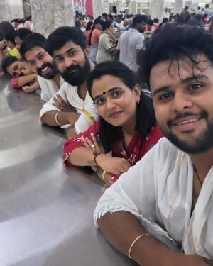 Moulya Instagram - 🧿greatful ❤️
@pratheekpro 
@amruthaabishek 
@abishekchandamarakshan 
@nithin_dalwai_ 
@prabhavathi759