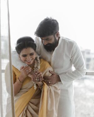 Moulya Instagram - ಹೊಸ ಪುಟ, ಹೊಸ ಕಥೆ Hello ಯುಗಾದಿ !🧿
@pratheekpro 
@aanavganesh 

Pc @rithi__photography 
Mua and hair @hairartistry_by_madhukeerthi_ 
@makeoverwithmadhukeerthi 
Saree @bangaloresareehouse 
Jewels @gemsulove