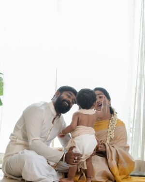 Moulya Instagram - ಹೊಸ ಪುಟ, ಹೊಸ ಕಥೆ Hello ಯುಗಾದಿ !🧿
@pratheekpro 
@aanavganesh 

Pc @rithi__photography 
Mua and hair @hairartistry_by_madhukeerthi_ 
@makeoverwithmadhukeerthi 
Saree @bangaloresareehouse 
Jewels @gemsulove