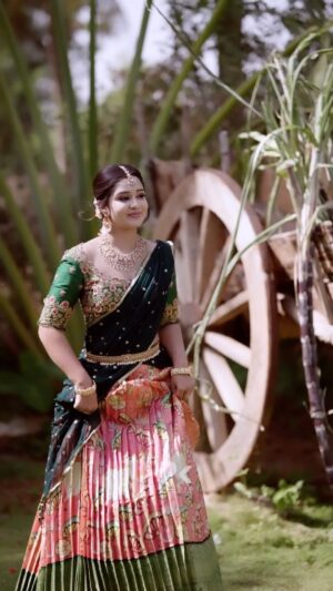 Mouna Guddemane Instagram - ❤️
Jewels: @beadedtreasuresjewelry 
Outfit: @chandangowda_official 
Mua: @nayanamakeoverstudio 
PC: @pkstudiophotography 
Location: @theshirestudioblr 
.
.
.
#mouna #mouna_guddemane #charu #charulatha #ramachariserial #kannadasongs #kannadareels #reels #festival #reelitfeelit #instagood #instagram #instadaily