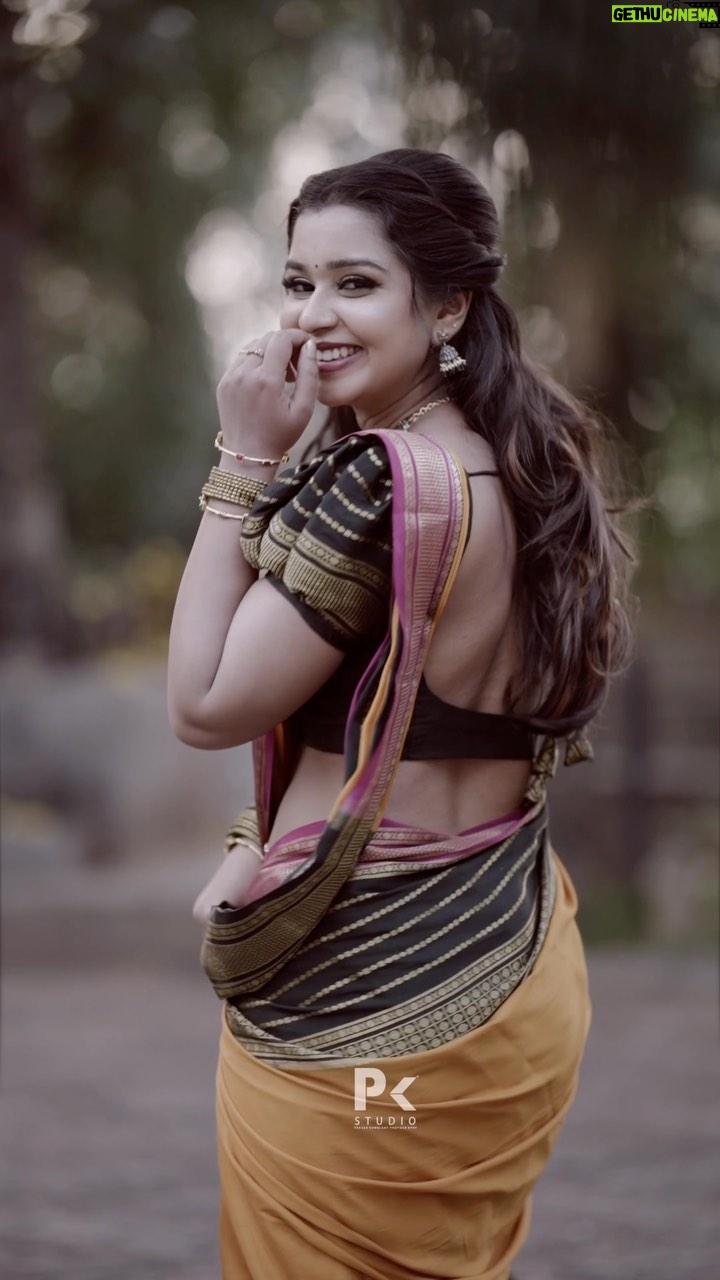 Mouna Guddemane - 56.8K Likes - šā„ļø
Saree: @atharva_store_
Jewels: @shreshta_collection3107
MUA: @makeoverwithshrutimirajakar
VC: @pkstudiophotography
#mouna_guddemane #mouna #charu #charulatha #ramachari #ramachariserial #saree #trending #fyp #foryou #reels #reelsinstagram #reelitfeelit #reelsindia #instagood #instadaily #instagram