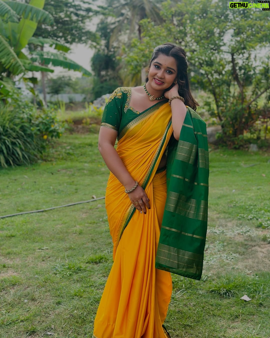 Mouna Guddemane - 15.3K Likes - ā¤ļøā¤ļø
Saree: @srscollectionss
Jewellery: @adya_jewellery_
#mouna #mouna_guddemane #charu #ramachari #kannada #saree #fyp #instagram #instagood