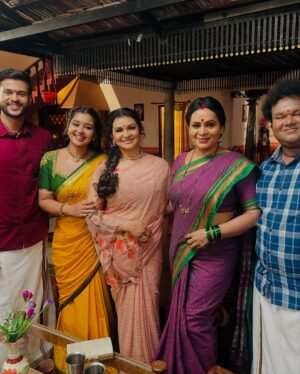 Mouna Guddemane Instagram - ❤️❤️
Saree: @srscollectionss 
Jewellery: @adya_jewellery_ 
#mouna #mouna_guddemane #charu #ramachari #kannada #saree #fyp #instagram #instagood