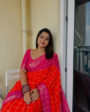 Mouna Guddemane Instagram - Love this colour ❤️
Saree: @sitalakshmi_sarees ❤️
Bangles: @threads_and_kundans 
#mouna #mouna_guddemane #cinema #saree #instagram #instagood #fyp