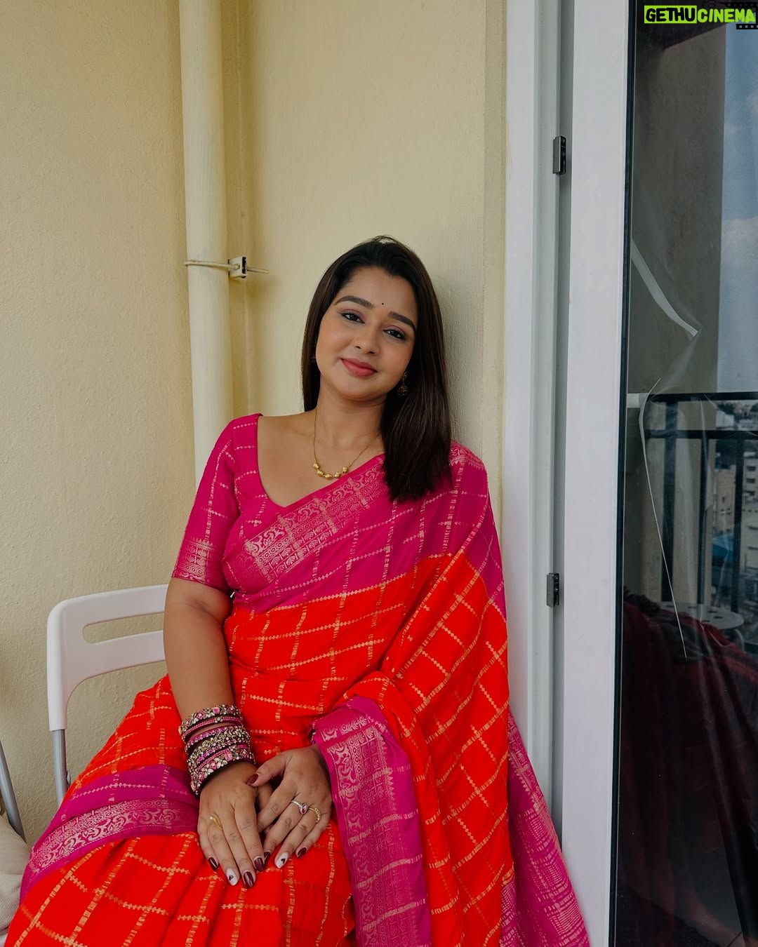 Mouna Guddemane - 34.4K Likes - Love this colour ā¤ļø
Saree: @sitalakshmi_sarees ā¤ļø
Bangles: @threads_and_kundans
#mouna #mouna_guddemane #cinema #saree #instagram #instagood #fyp