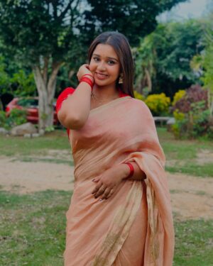 Mouna Guddemane Instagram - Monalisa ❤️
Saree: @vistara_silks ❤️
#mouna #charu #saree #kannada #mouna_guddemane #traditional #ɴᴇᴡᴘᴏsᴛ #fyp #instagram #instagood
