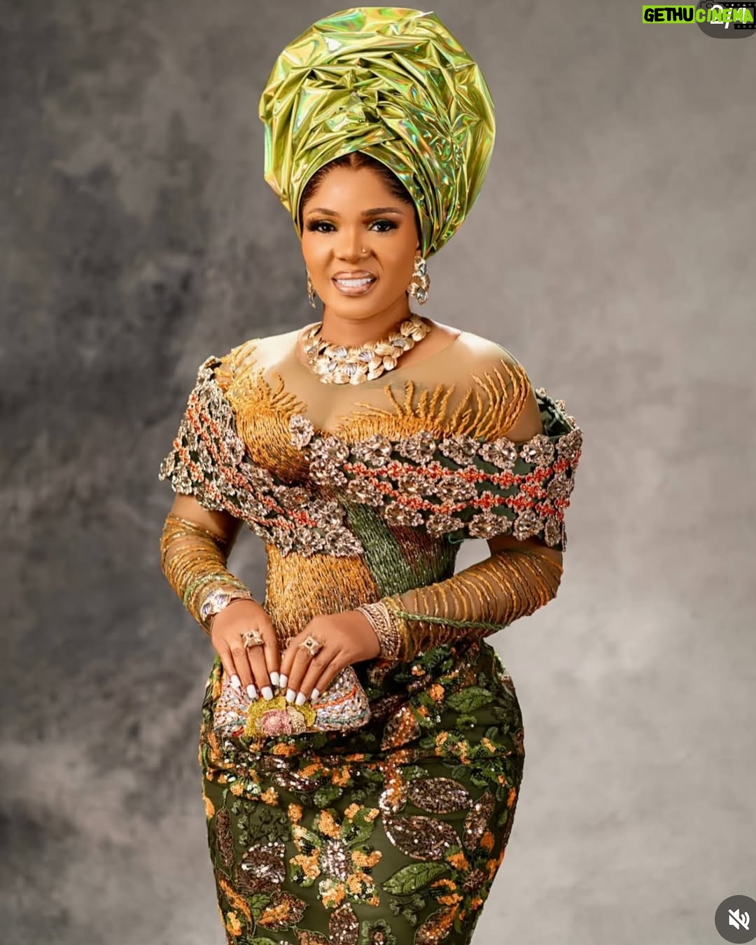 Moyo Lawal - 17.1K Likes - Congratulations to the latest Iya Iyawo @iyaboojofespris and family ❤️❤️… my sweet 16 anti iyabo .. may this union stand the test of time in happiness, joy and endless blessings 🌹🌹..