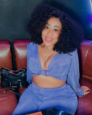 Moyo Lawal Instagram - Always in bloom 🌹
Skinplug @moyolawalplus