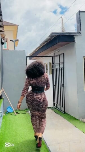 Moyo Lawal Instagram - Guess who 🙃.. wrong answers only 😝