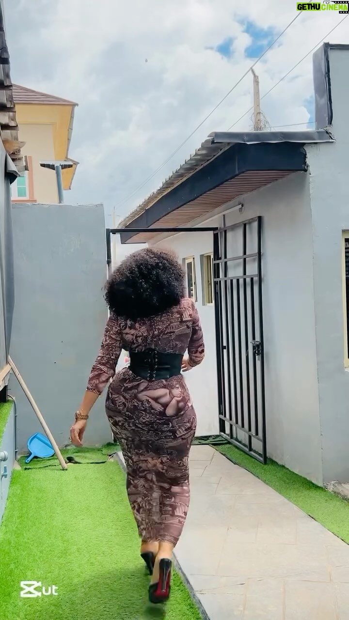 Moyo Lawal - 18.7K Likes - Guess who 🙃.. wrong answers only 😝